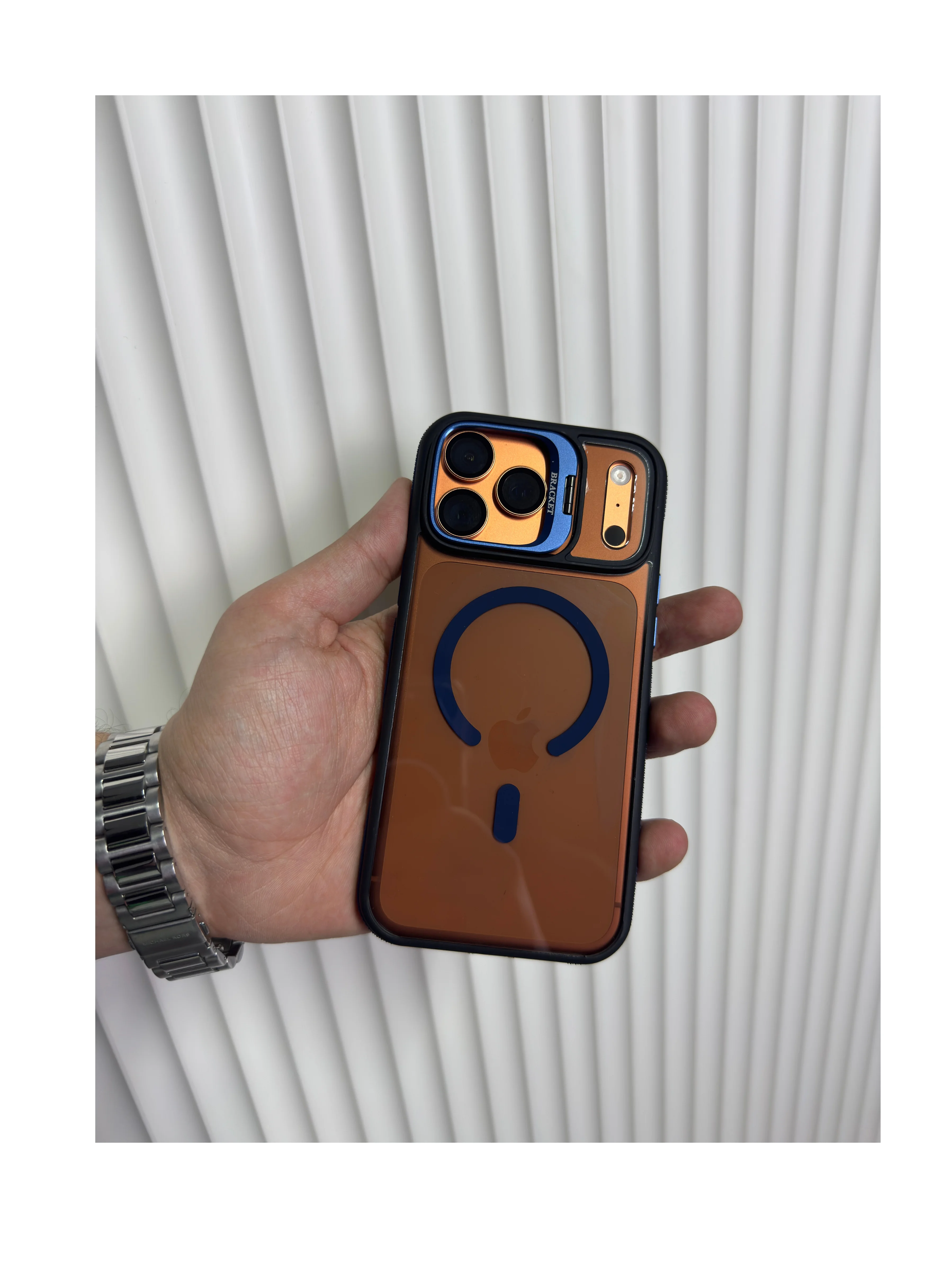 Dark Standlı Magsafe - Abis Mavi (Temsili 17 Pro Max ile çekilmiştir, Ürünün uyumlu olduğu cihazlar altta seçenek olarak çıkmaktadır.) - Ürün görseli