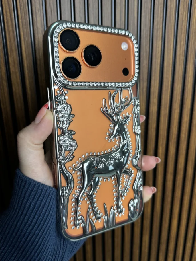 Svarowski taş esintili Deer Case - Natural Titanyum - (Temsili 17 Pro Max ile çekilmiştir, Uyumlu cihazlar altta seçenek olarak çıkmaktadır.) - Ürün görseli